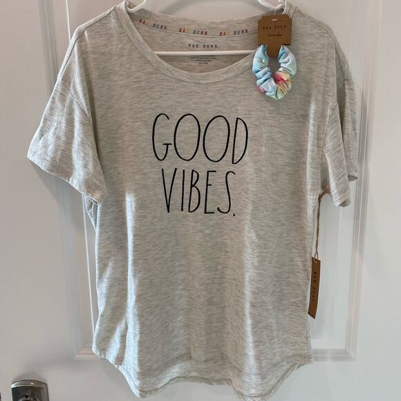 Rae Dunn Good Vibes Short Sleeve Shirt with Scrunchie Size Large NWT Gift - Picture 3 of 8